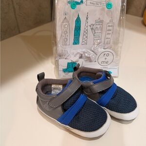 Ro + Me by Robeez Blue and Gray Baby Walker Shoes 12-18 Mo